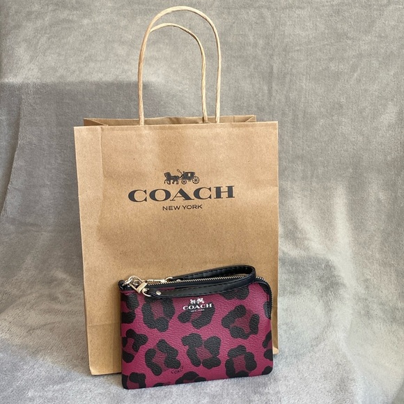 🖤COACH🖤Ocelot Print Corner Zip Wristlet F64238/EUC - Picture 1 of 6
